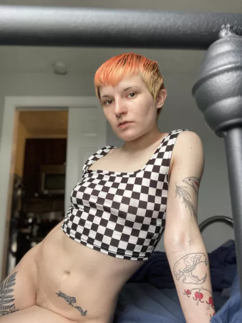 I’m digging the orange on me