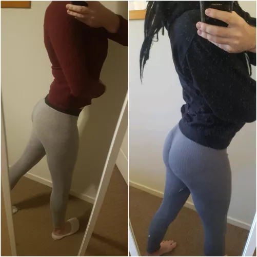 Leggings + selfie = ?
