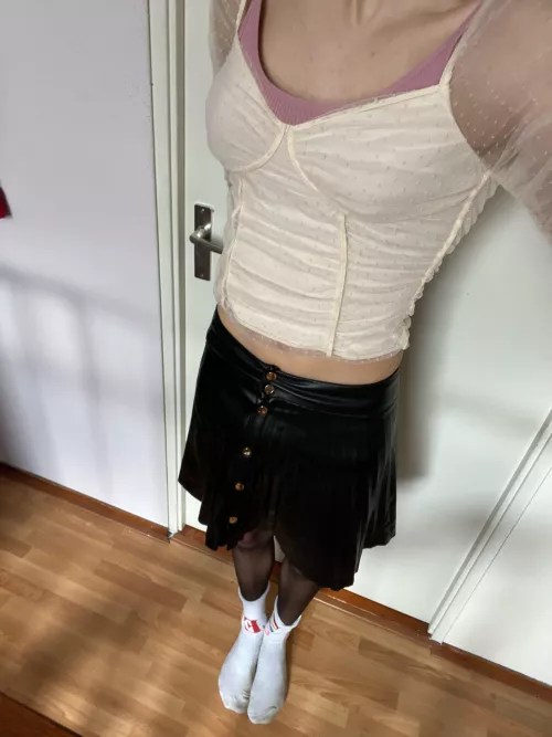 M(18) do i look cute