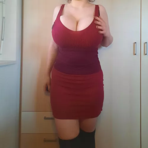 No need for a push up when your boobs are this big