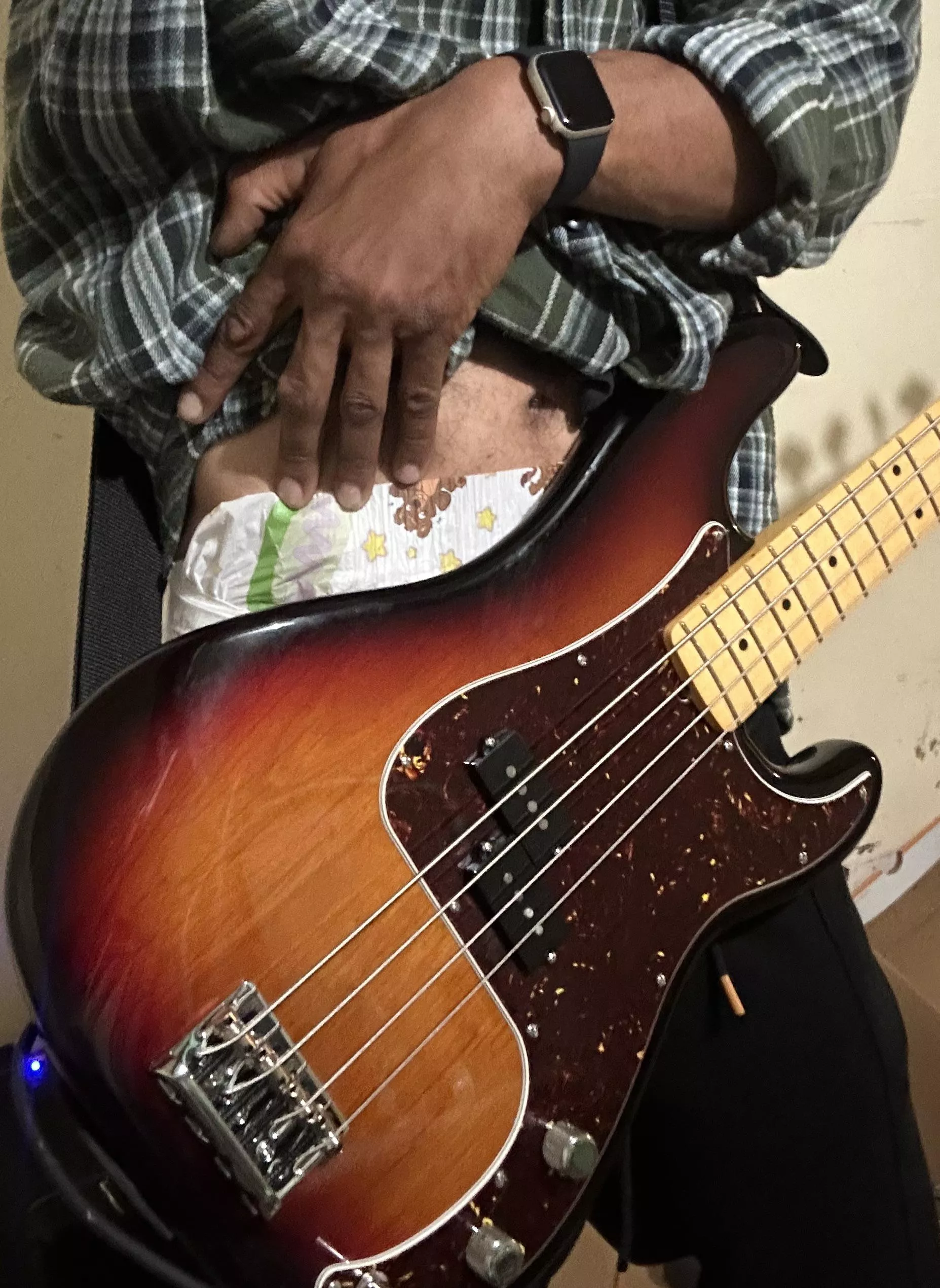 Okay heres a post with my bass and my diaper… 🙃