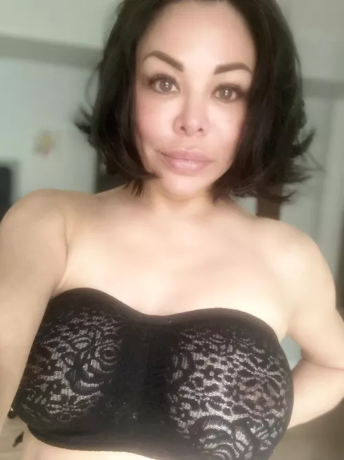 Sweet little selfie in my strapless sheer top!