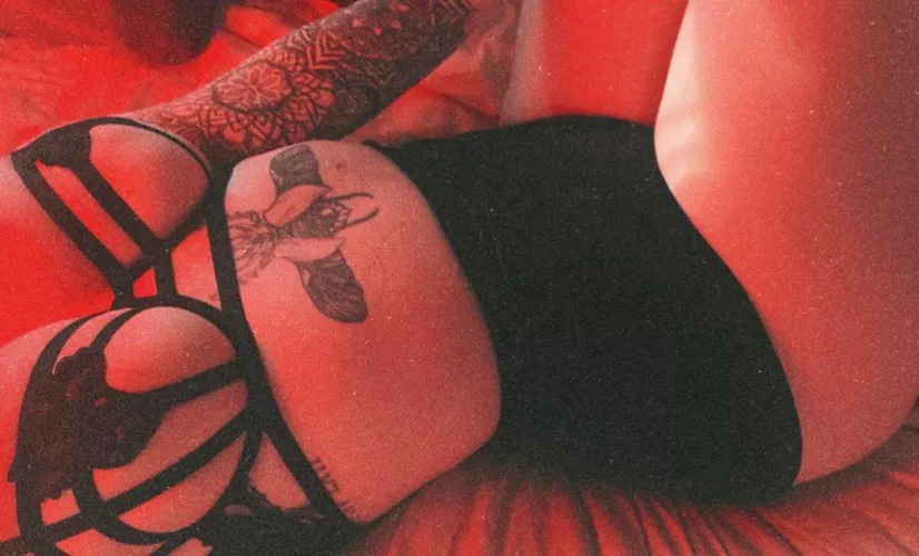 what’s your zodiac sign? 🖤