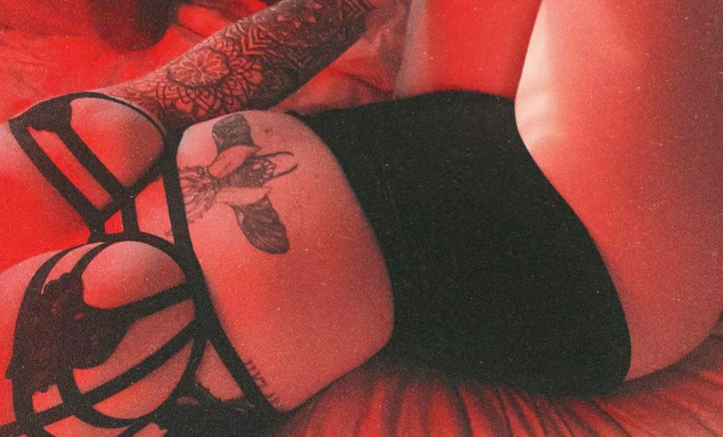 what’s your zodiac sign? 🖤