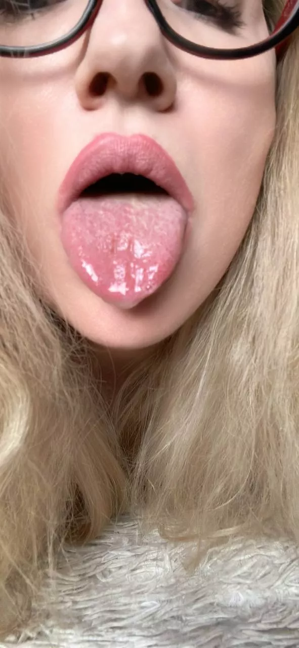 You know that one milf open mouth