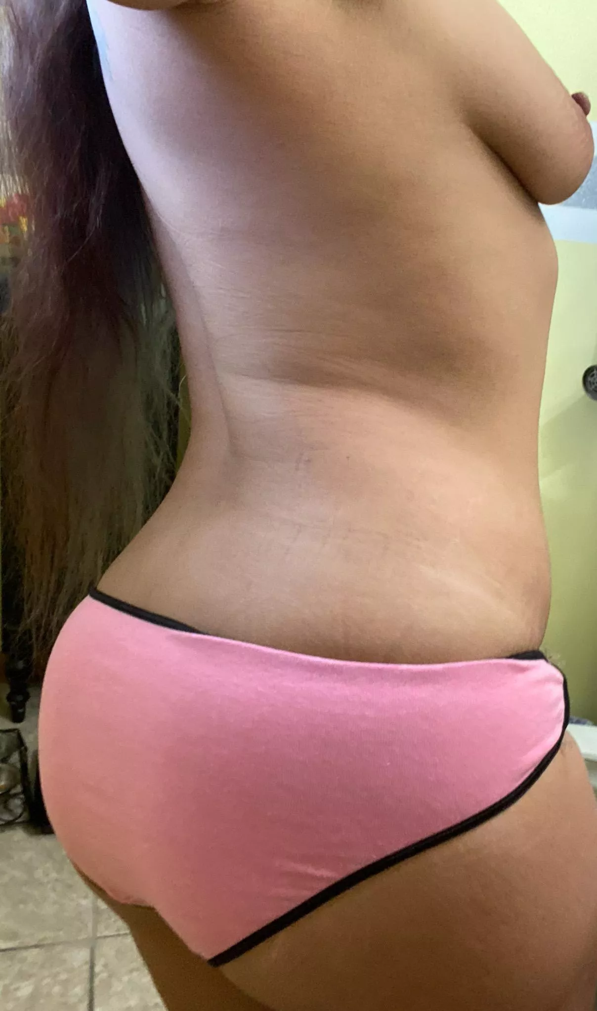 You like that side Boob?