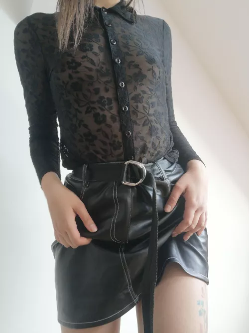 your teacher shows up wearing this, wdyd? [mrs]