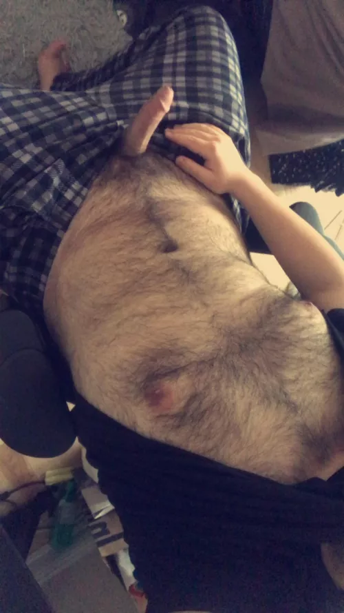 18 Been horny all day let’s have some fun @ discretanoro