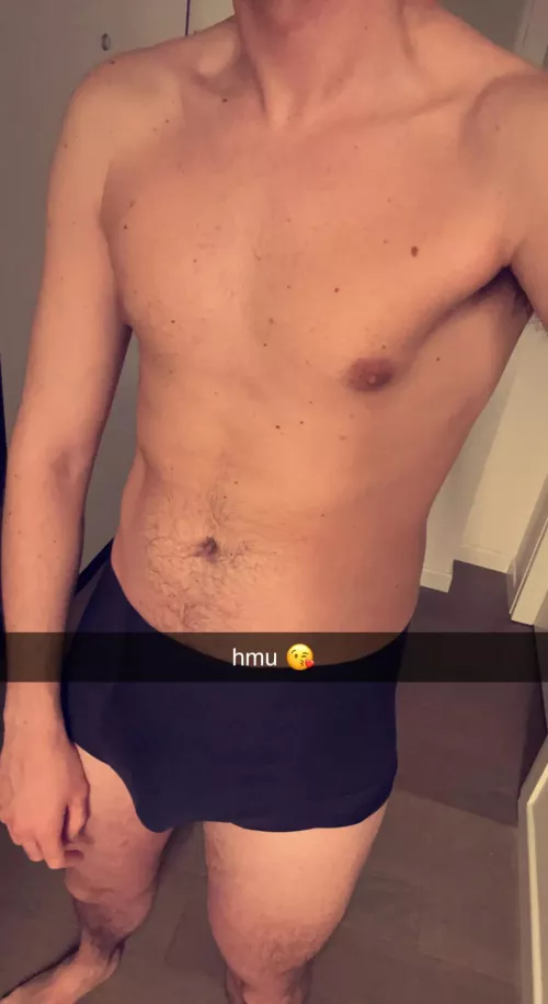 27m from Italy, hmu :) @andrea_l6566