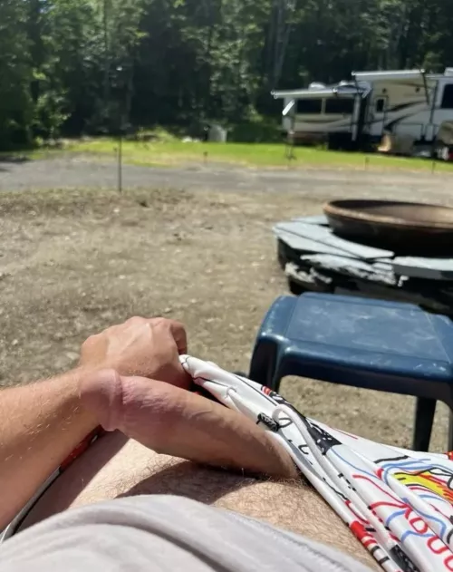 [32] love having guys bust all over me. DM open