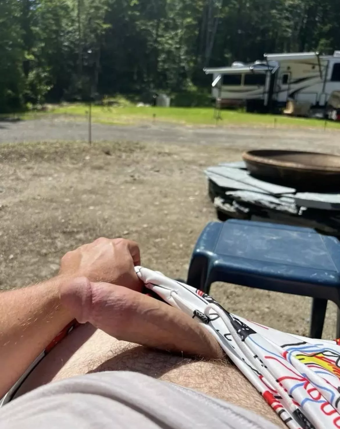 [32] love having guys bust all over me. DM open