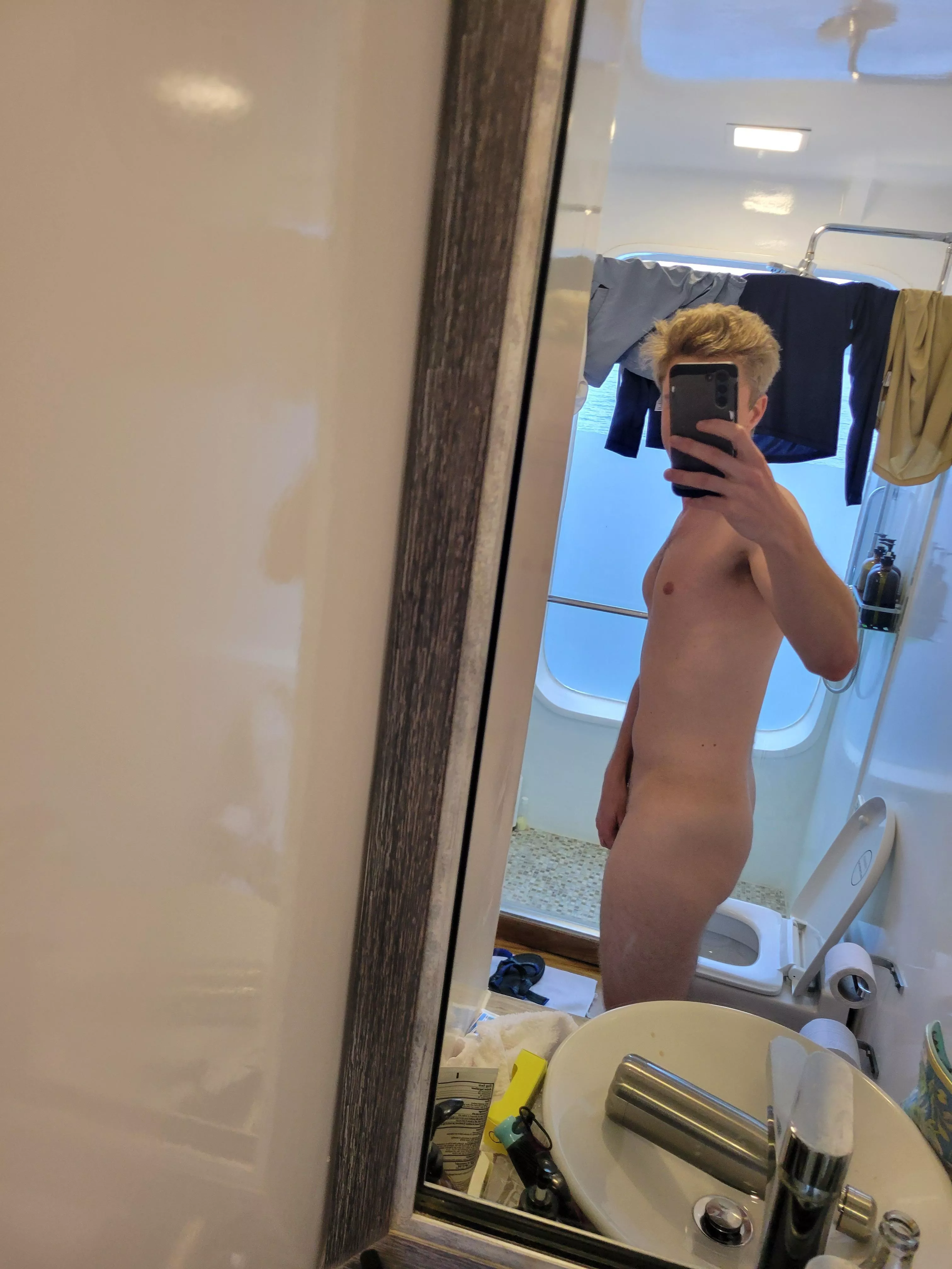 33f35m4f GA/online I’m looking for someone to talk to/ flirt/sext with my husband, potentially meet up in the future