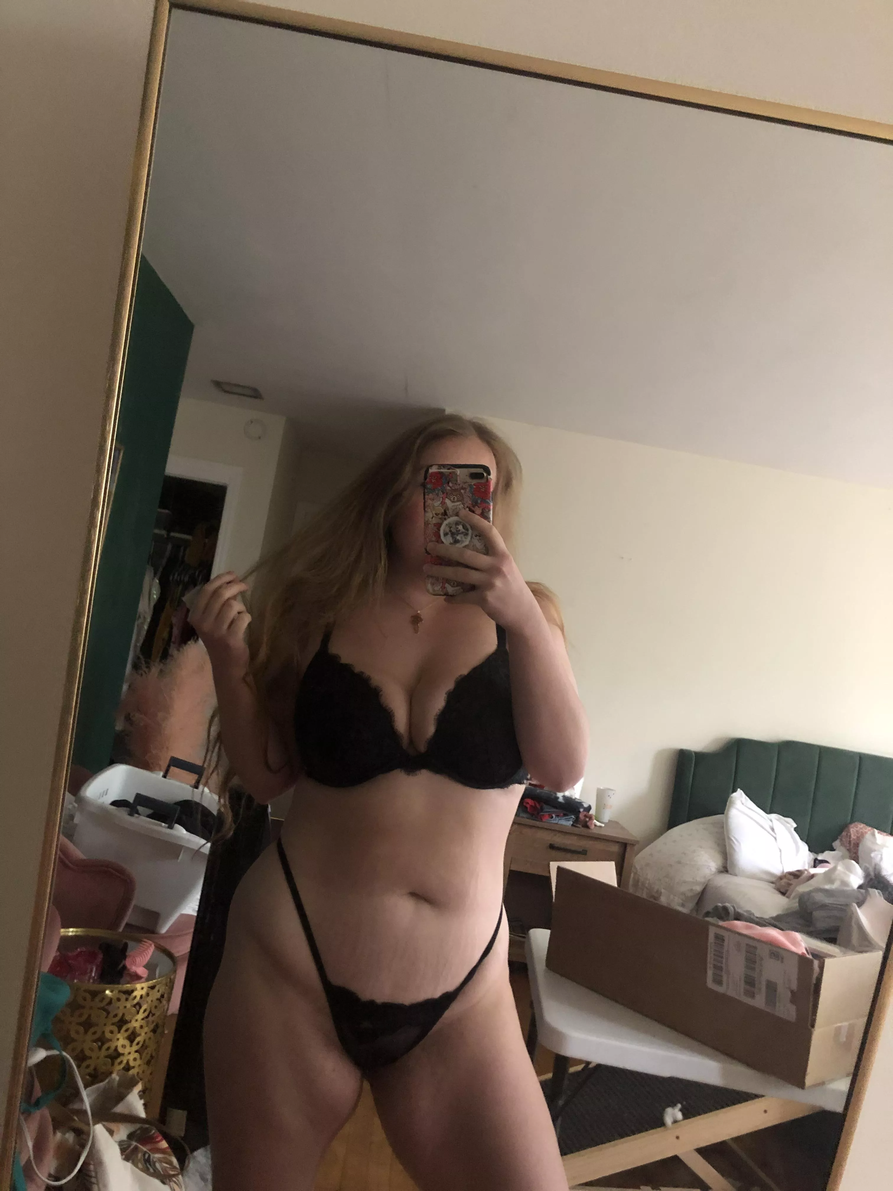 a black set always does the trick (f)