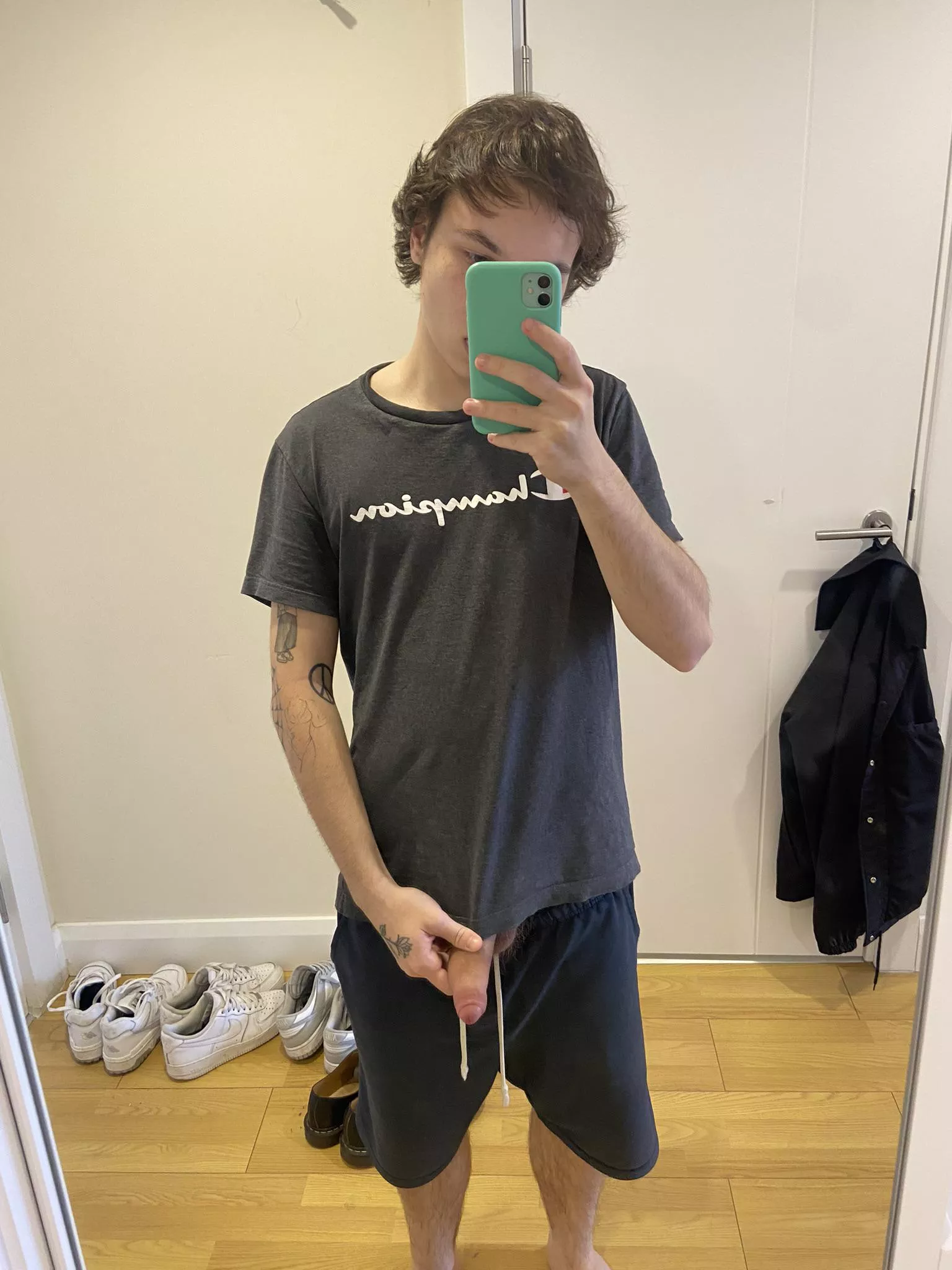 Damn, I am so fucking hard