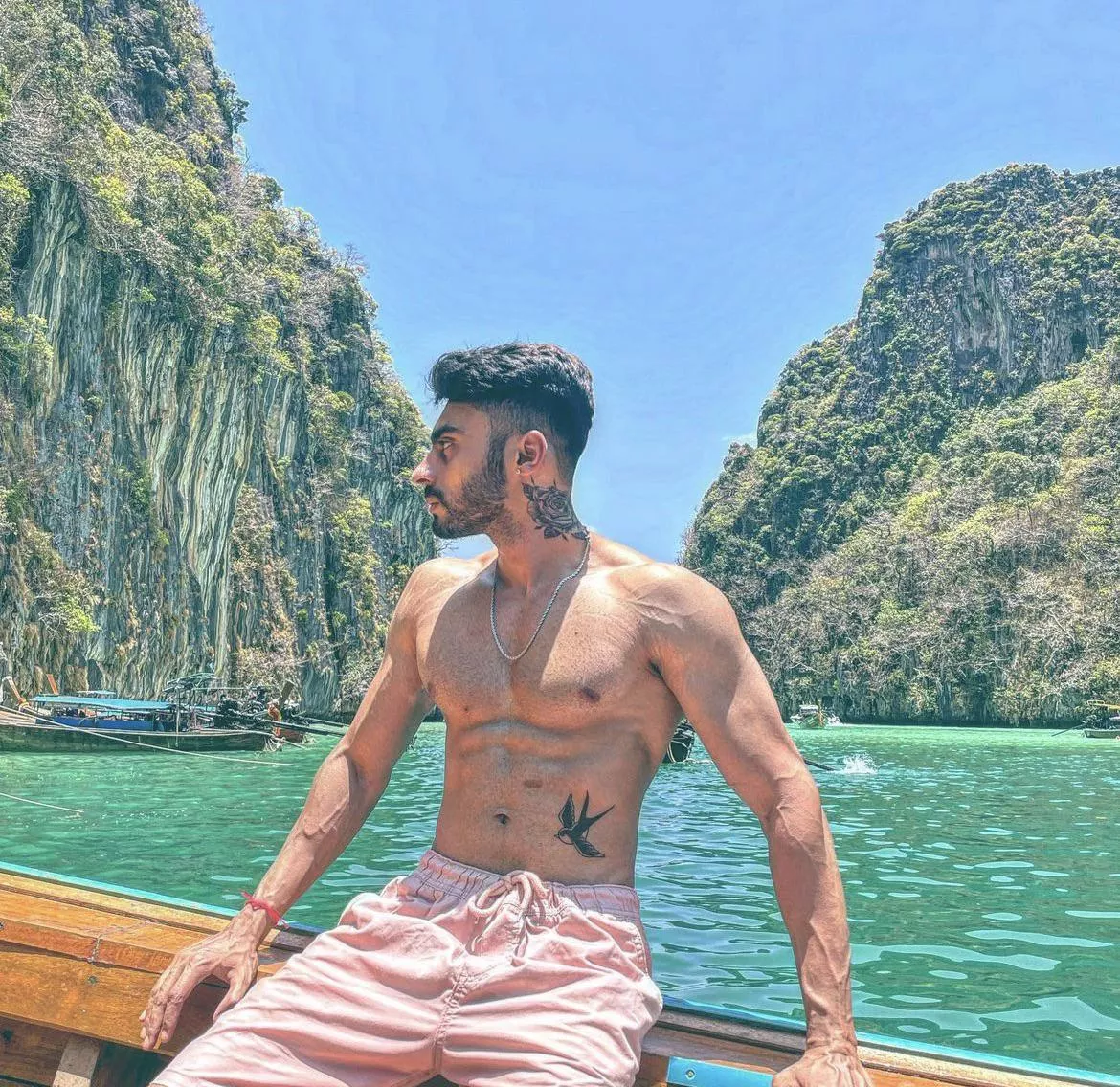 Do u like my biceps?