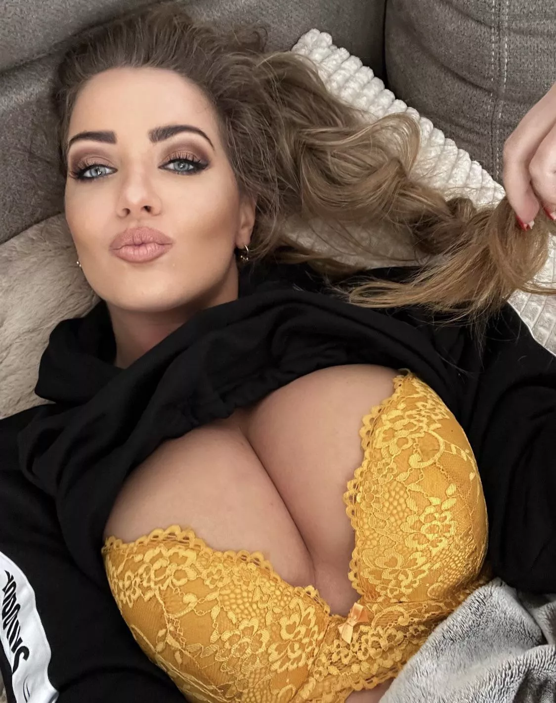 Don’t tell my daddy I’m a reddit slut