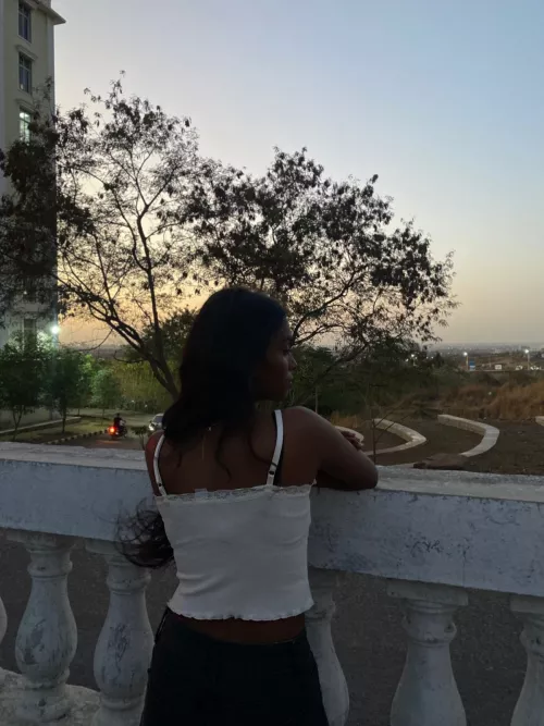 Guys that want to see my 18y/o short tamil gf and chat about her, got nudes and videos.