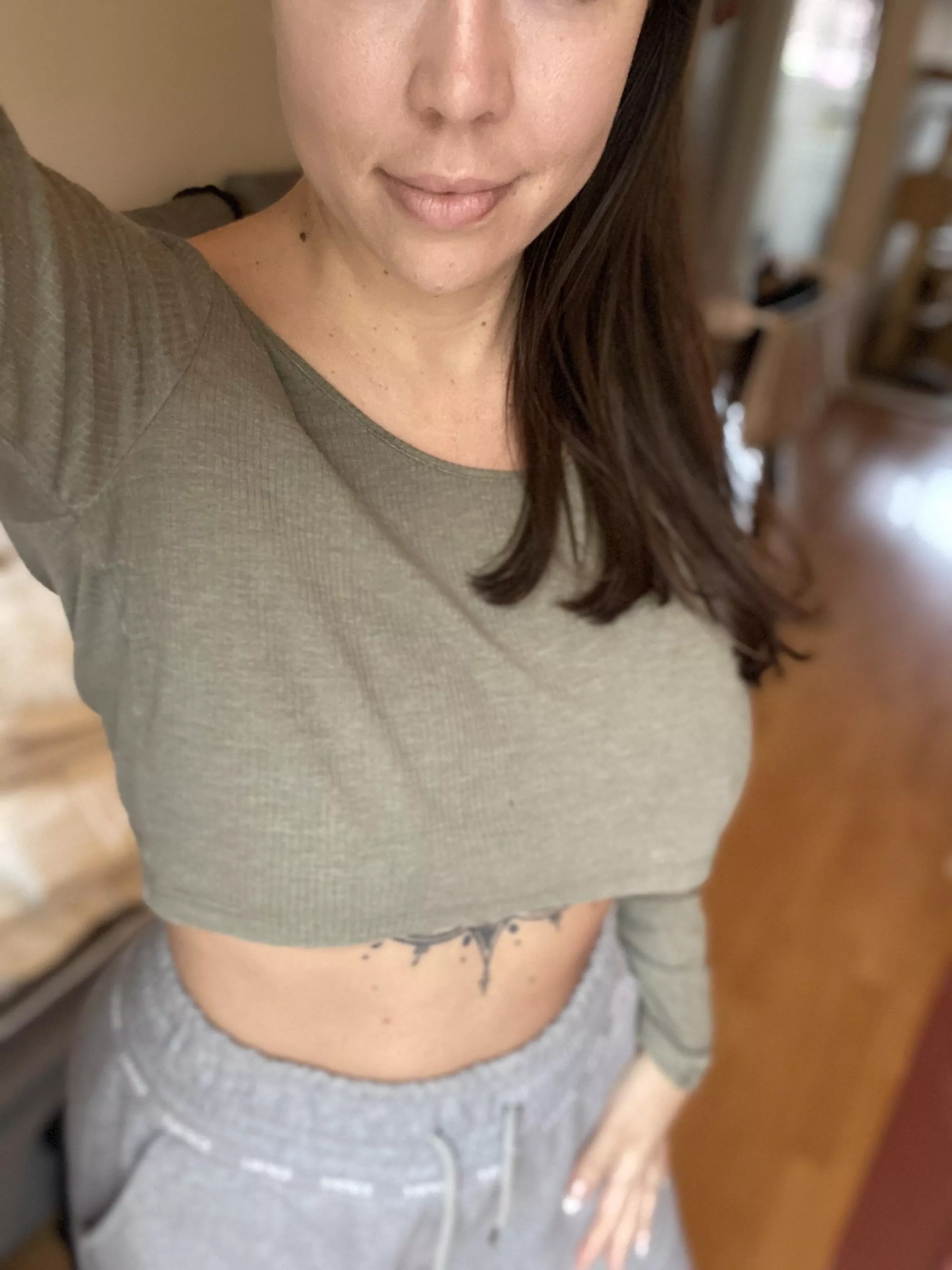 Hi honey, welcome home ☺️😘