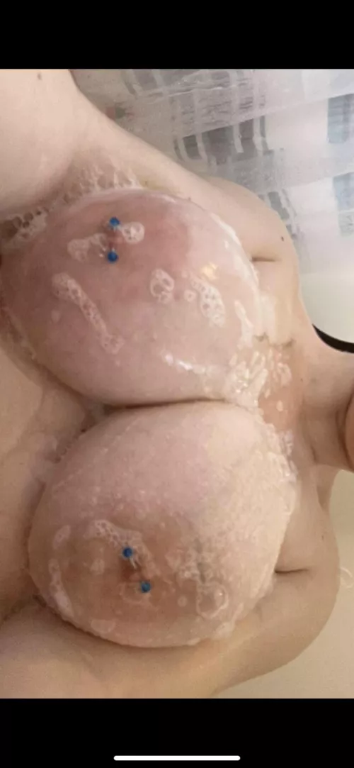 hi to my 3 fans here :)