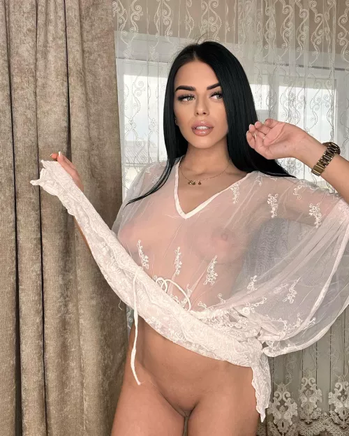 I bet you can fit me in your pocket. Let’s find out what you can fit in me