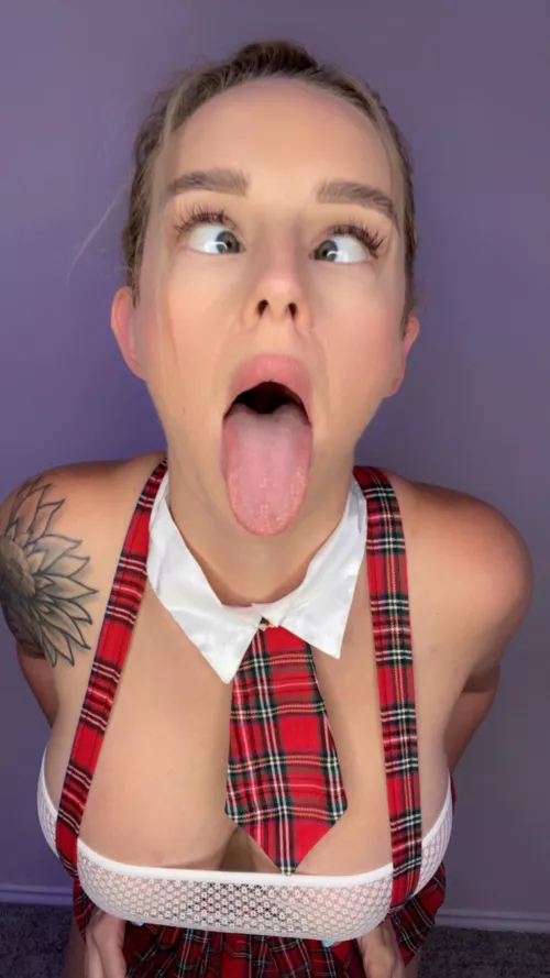 I give a good deep throat pie