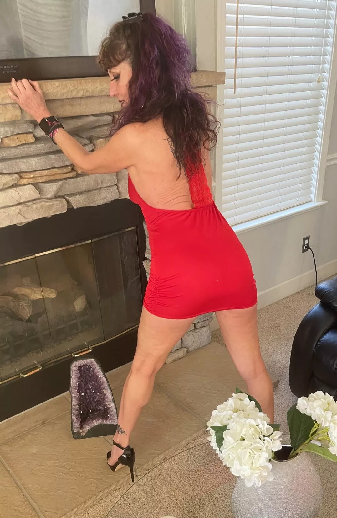 I think they go with the dress.