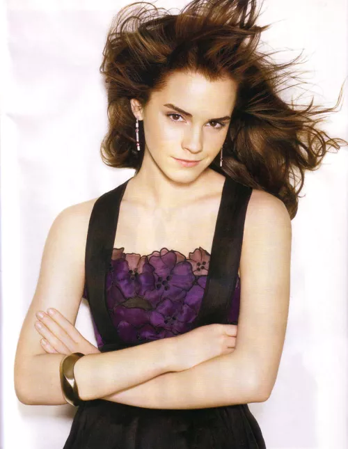 I wanna hold Emma Watson's hand while she gets pounded by a thick bbc.