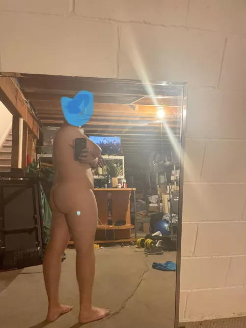 Leg day always makes me wanna get naked and look at my ass