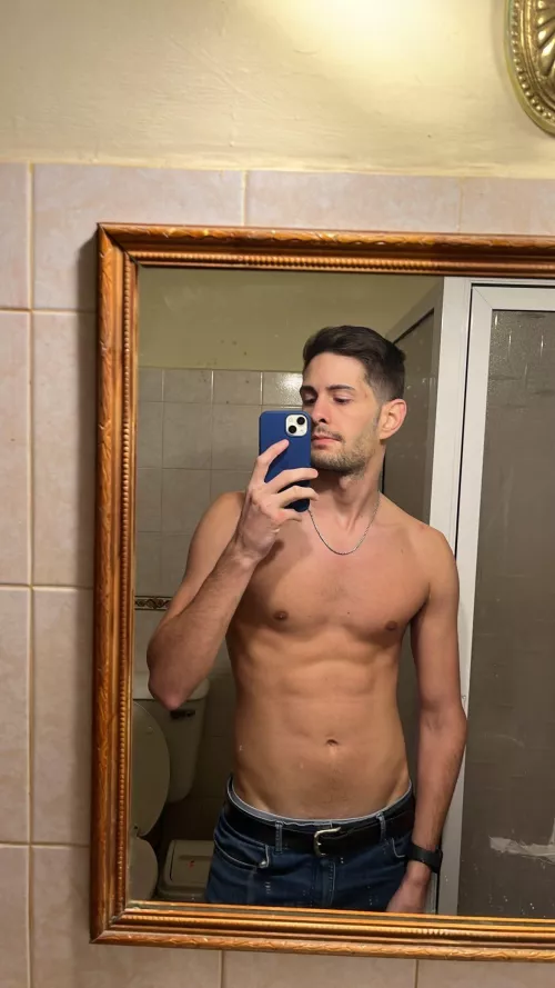 Long day at work, but finally it’s Friday.