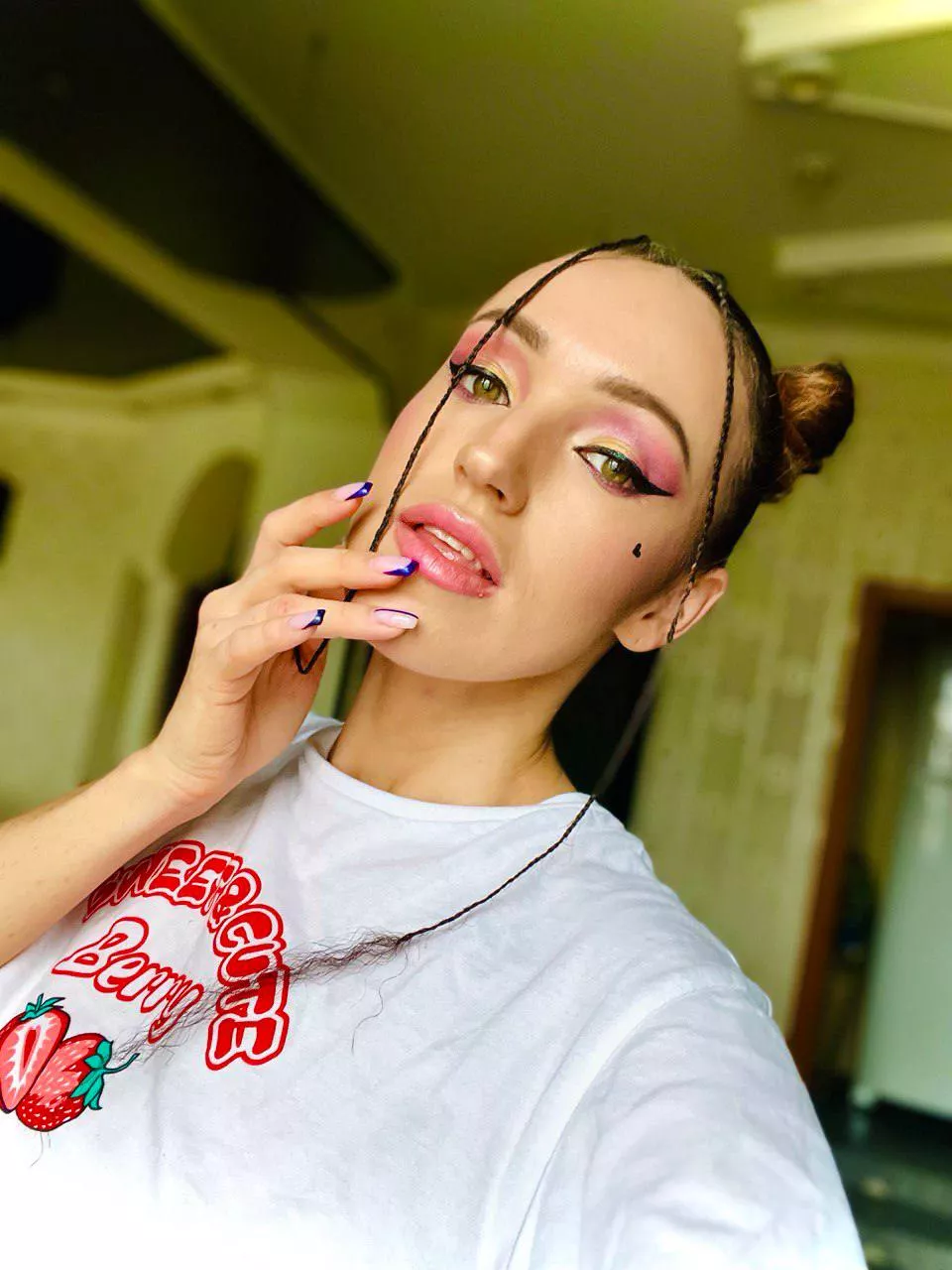 💐 Looking for someone who can appreciate the beauty of life and the richness of human connection - want to explore the world together?