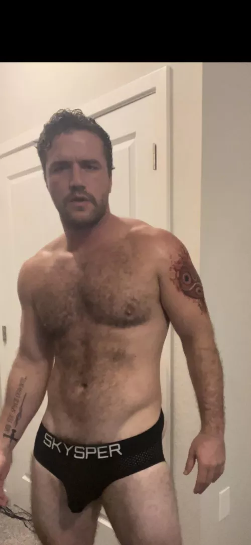 Love the way this squeezes my balls