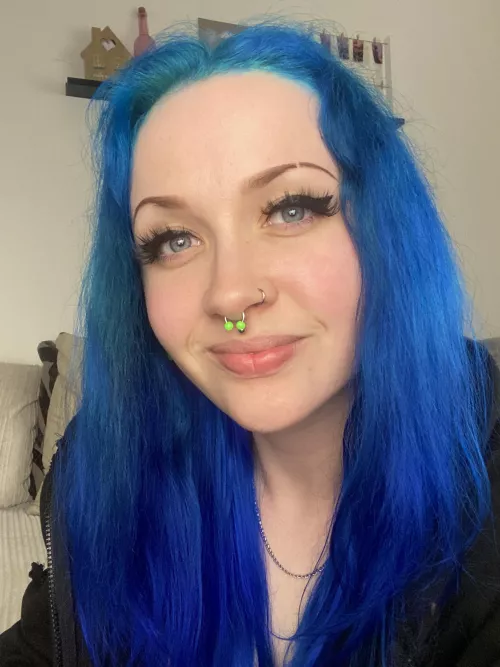 may i be your favourite blue haired beauty? 🥺