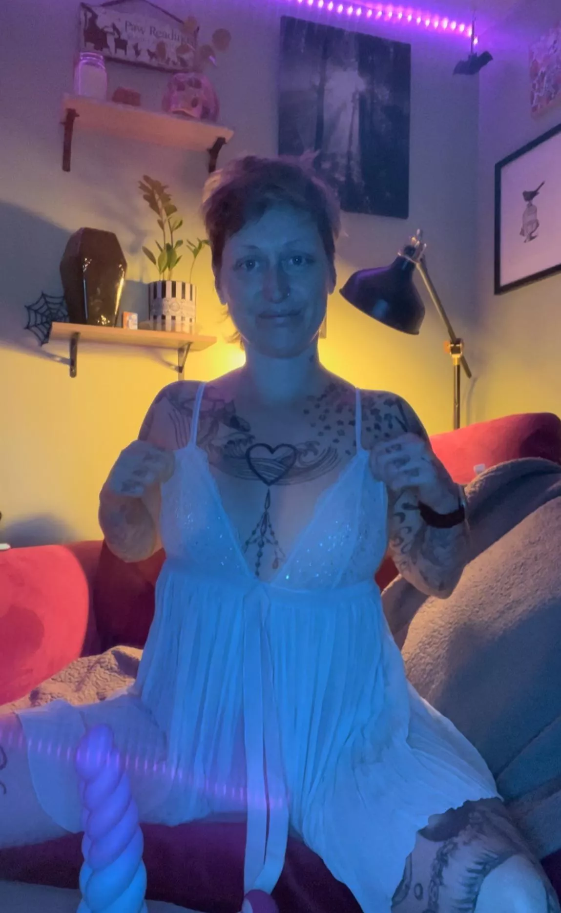 Pastel goth bb trying to embrace my short hair 🥺