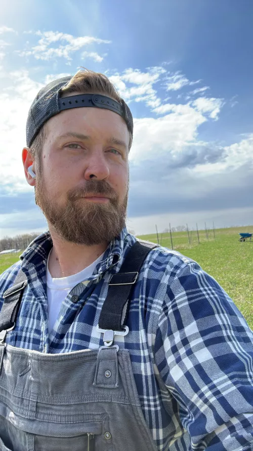 Perfect day to work in the orchard 🍎