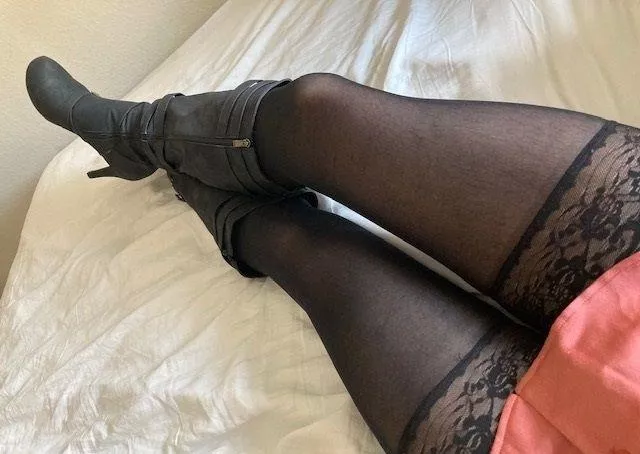 Thank you all for the wonderful support and loving comments on my first post on here.. Many of you were quite fond of my legs, and it seem fitting to make my next post a stretch of my legs for you all. Hope you'll enjoy.. XoXo Katia