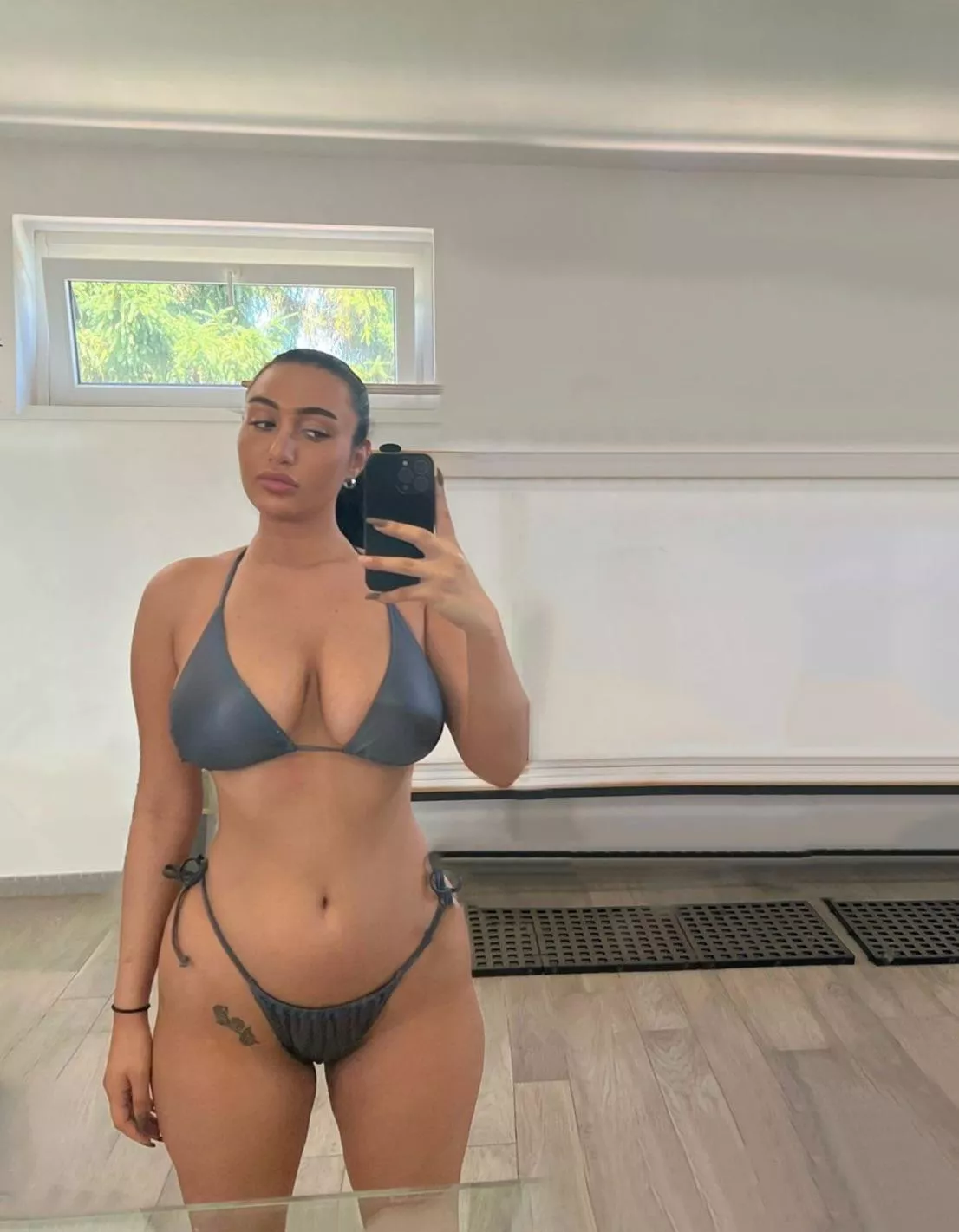 Want to see the other side to me😈