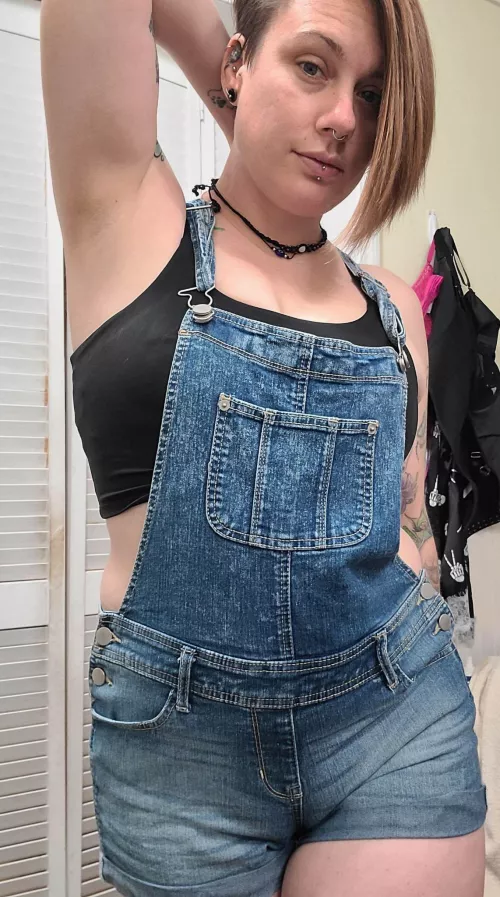 Weather's getting hot 🥵 sundresses and overalls time!