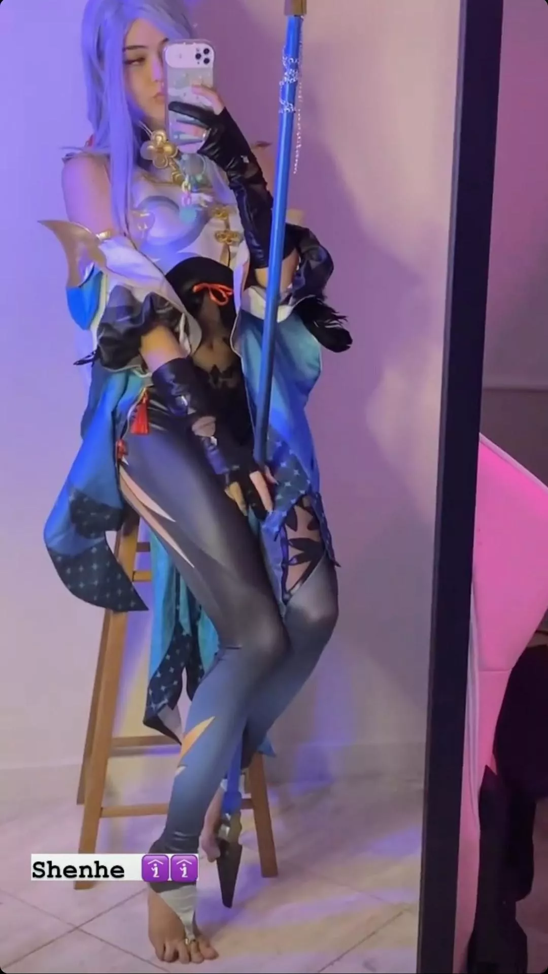 Who helps ask this girl to do the foot tickling challenge on her channel (comment on the link) https://youtube.com/@say_catt