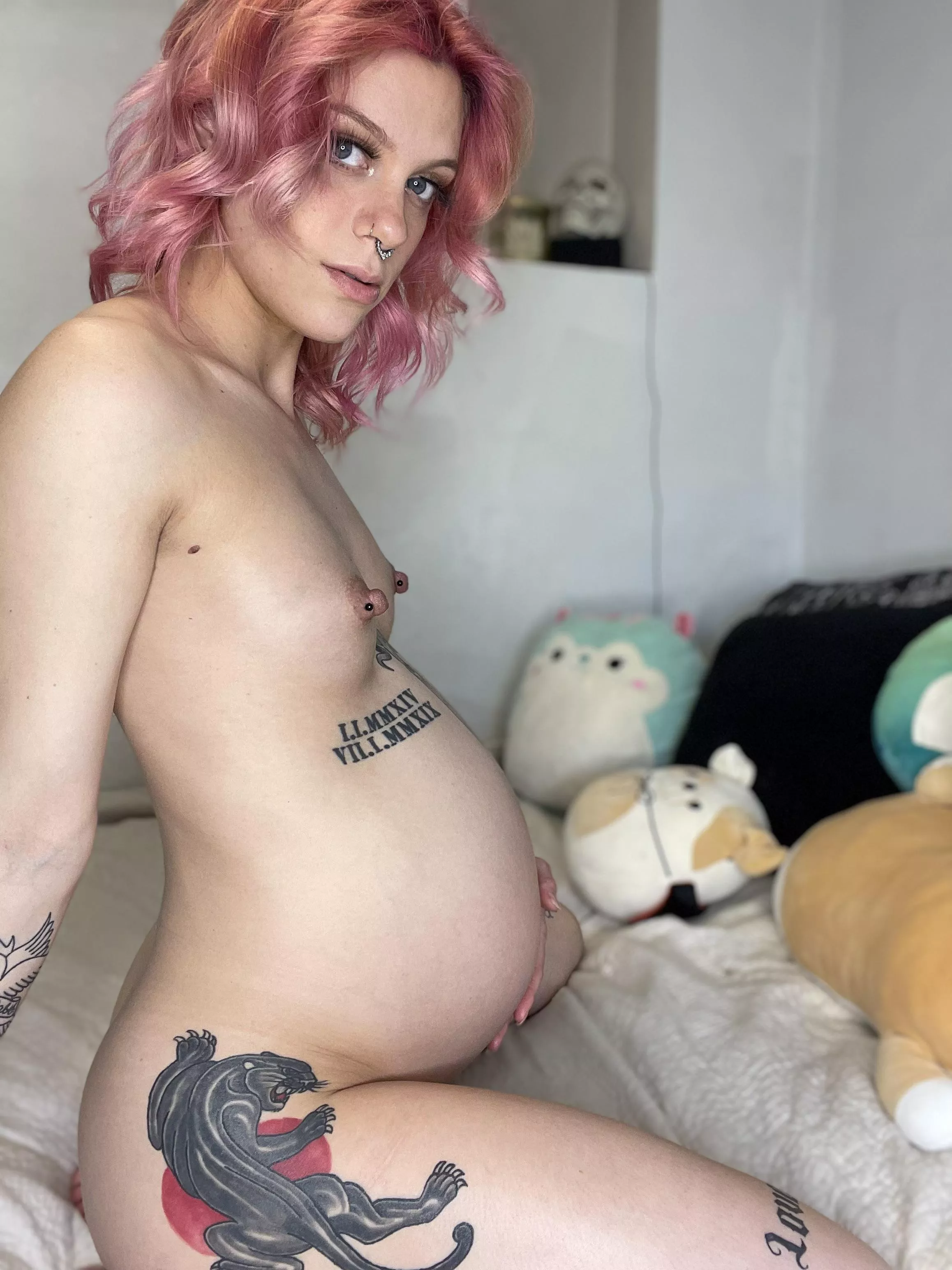 36 weeks today and horny as ever🤪 Anyone interested in a birth vid?