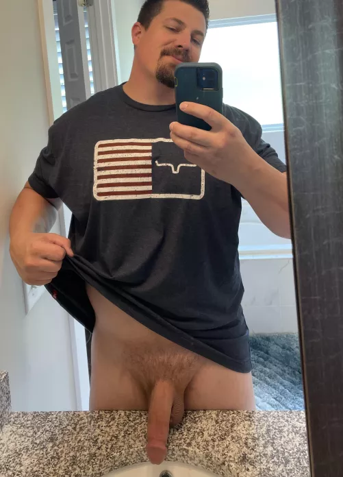 [40] hangin out after a long week…