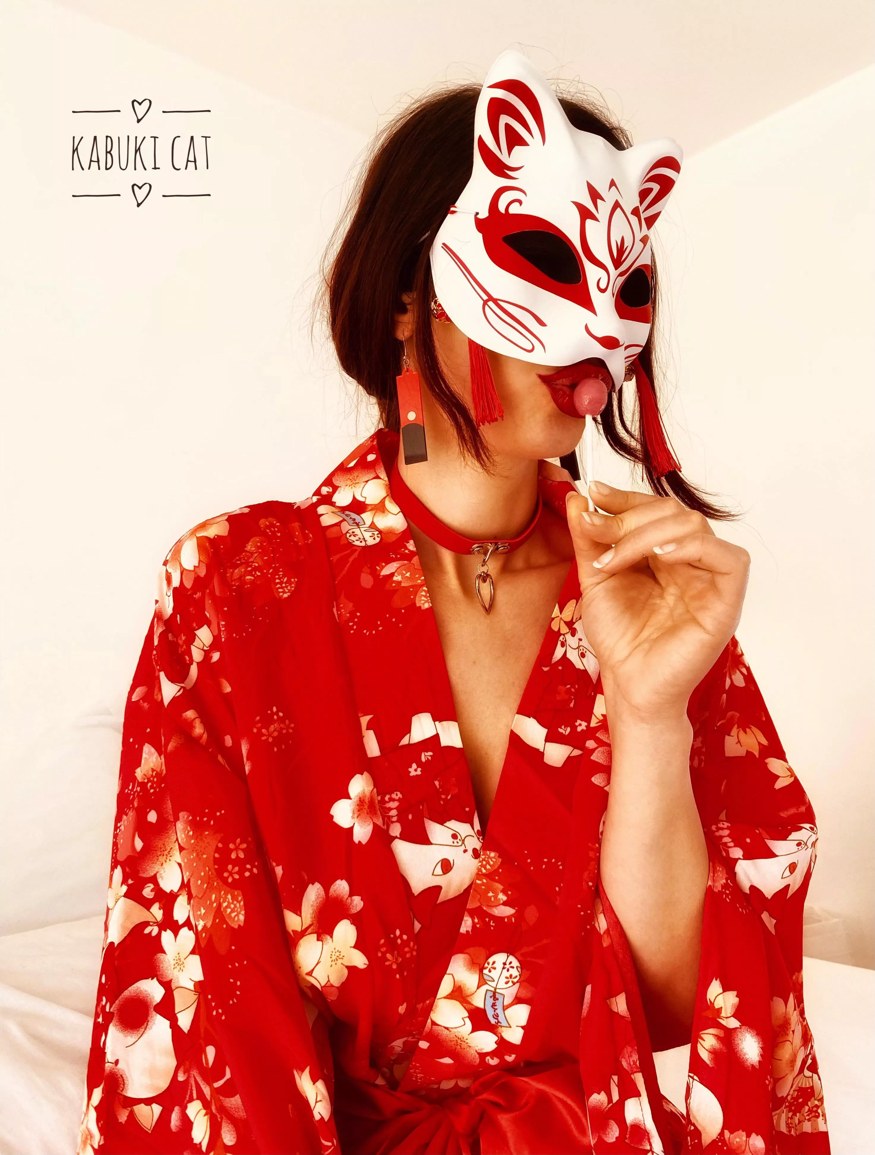 Are candies dangerous for cats?