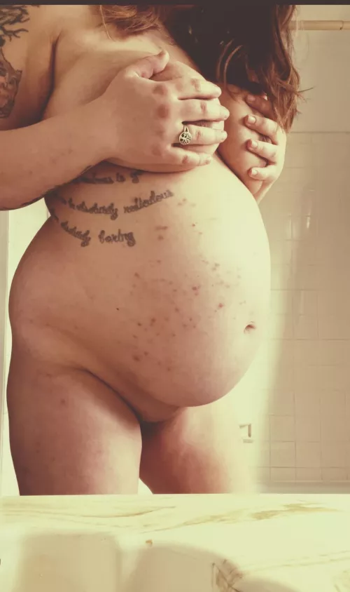 Can you hold these for me!? 💋