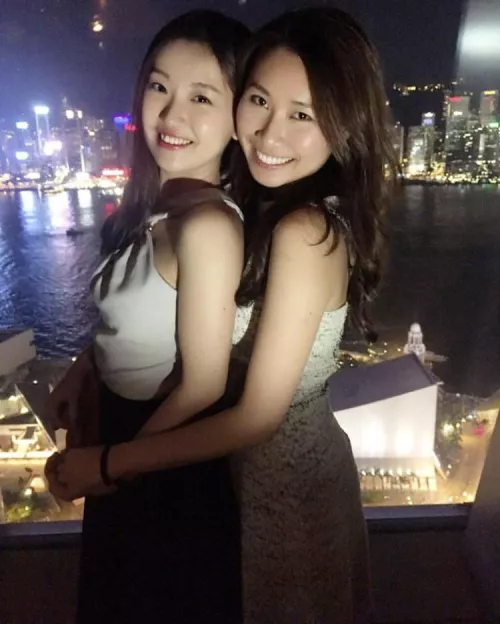 Easy choice? L or R?