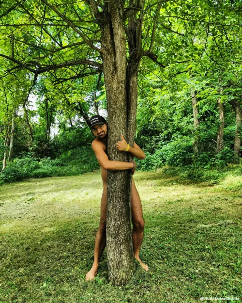 Happy Earth Day everyone! 🌎 Let this day remind us to do our part to care for our planet and the environment... not just today, but on the other 364 days of the year as well. ❤️♻️