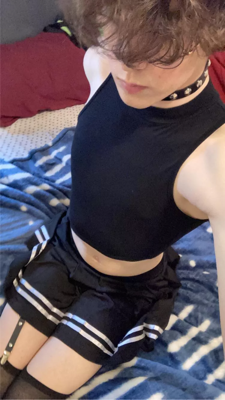 happy femboy Friday! :3