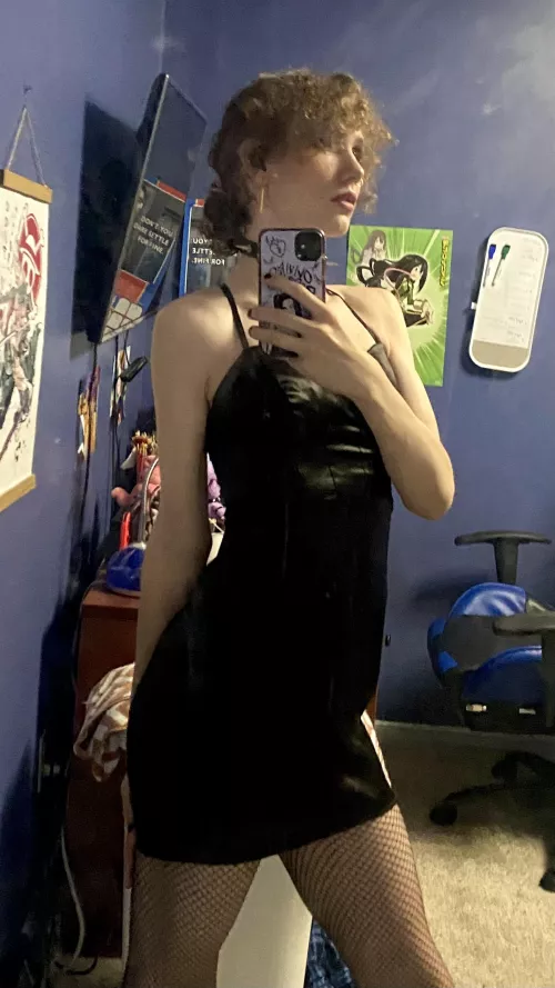 I do like this dress but is too short? 😣