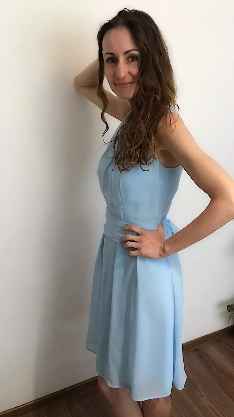 I love this dress and its color.