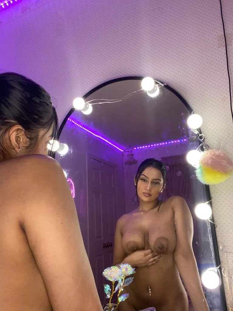 lets have a hot evening infront of this mirror