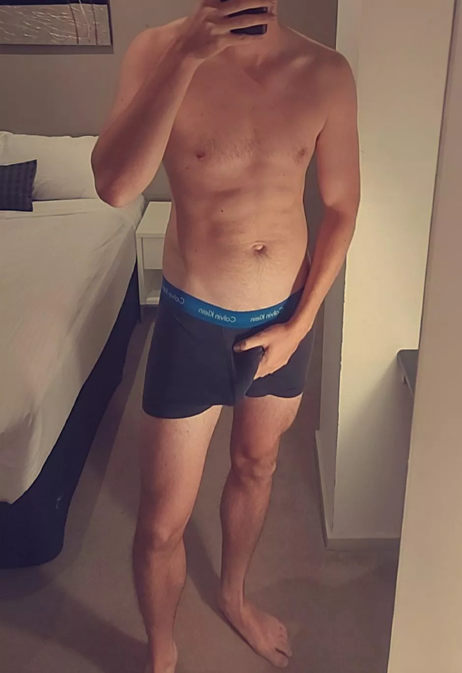 [M] Anyone in Melbourne need plans for tonight? ;)