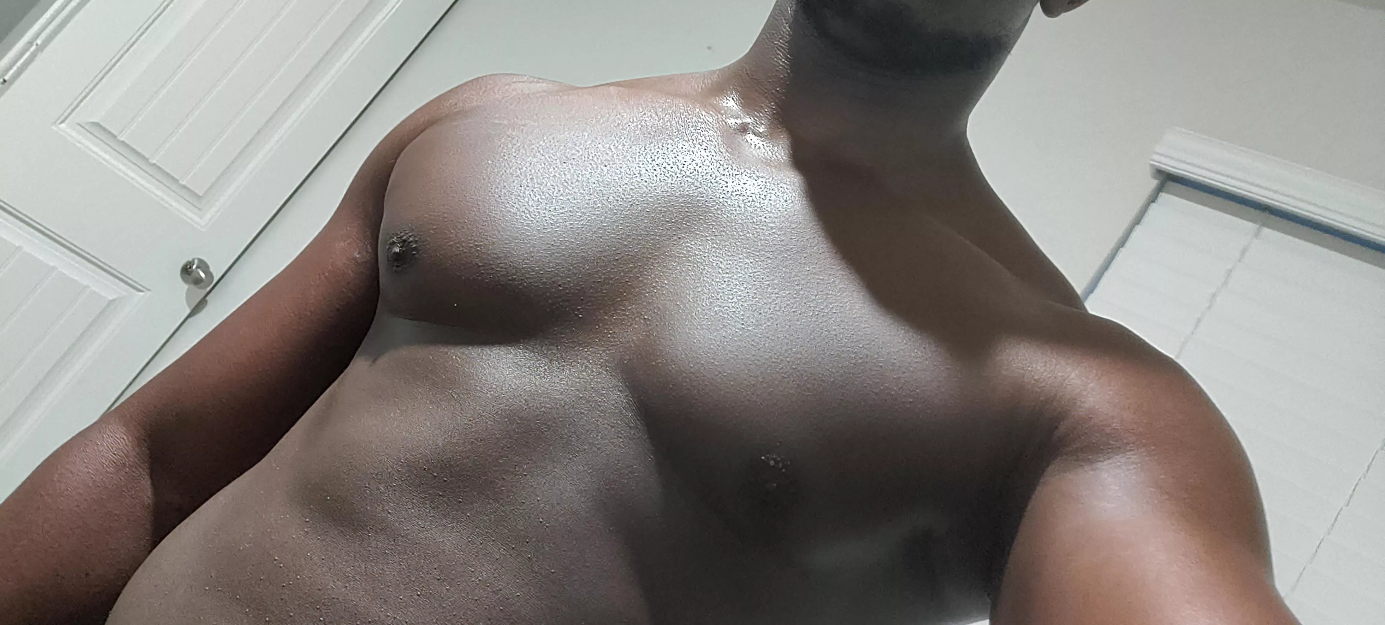 (M)